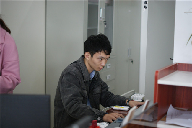 �T���L��